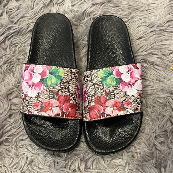 gucci slides au